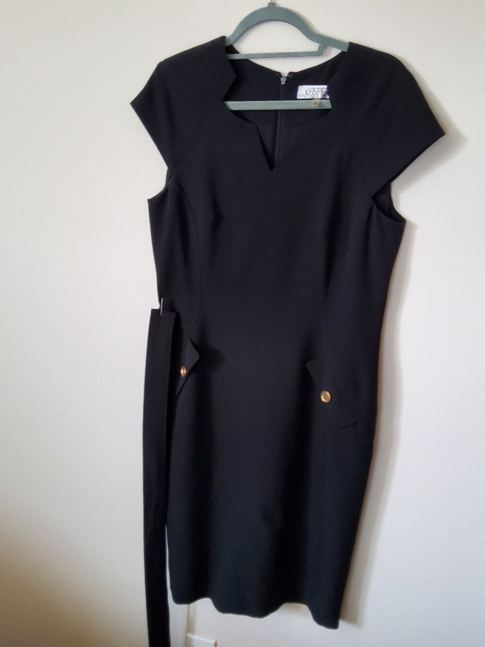 Kasper Black capped Sleeve dress size 10